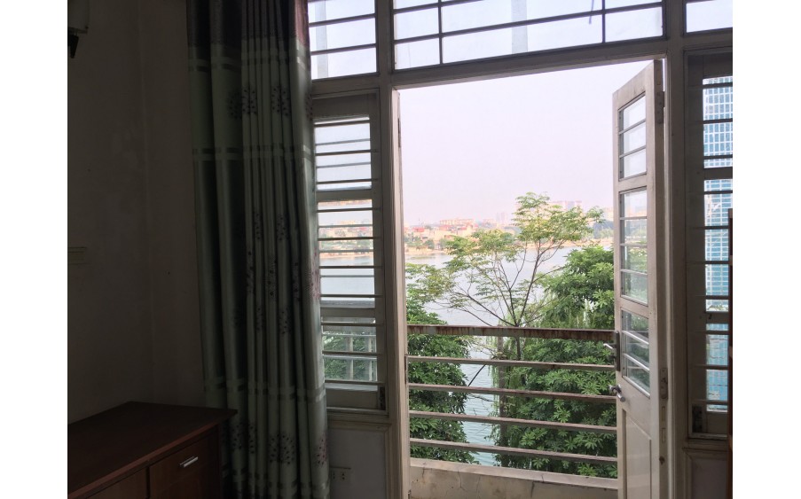 Cho thuê nhà nguyên căn số Bộ CA ngõ 211/180 Khương Trung, 5 tầng, 5 ngủ, 15 Triệu (có TL)